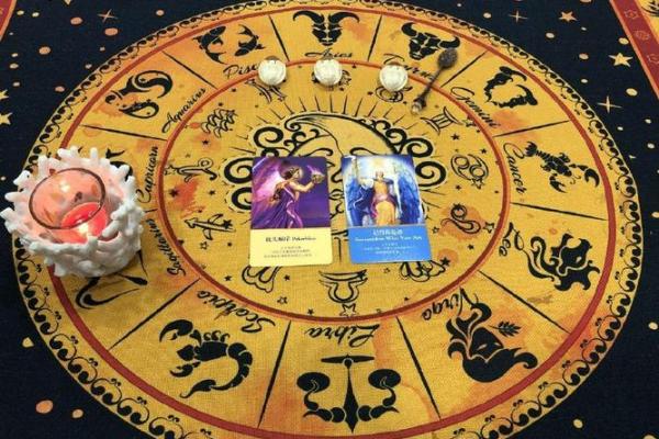 双子座塔罗运势(双子座运势塔罗牌)